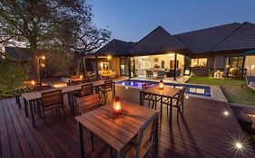 Moya Safari Villa